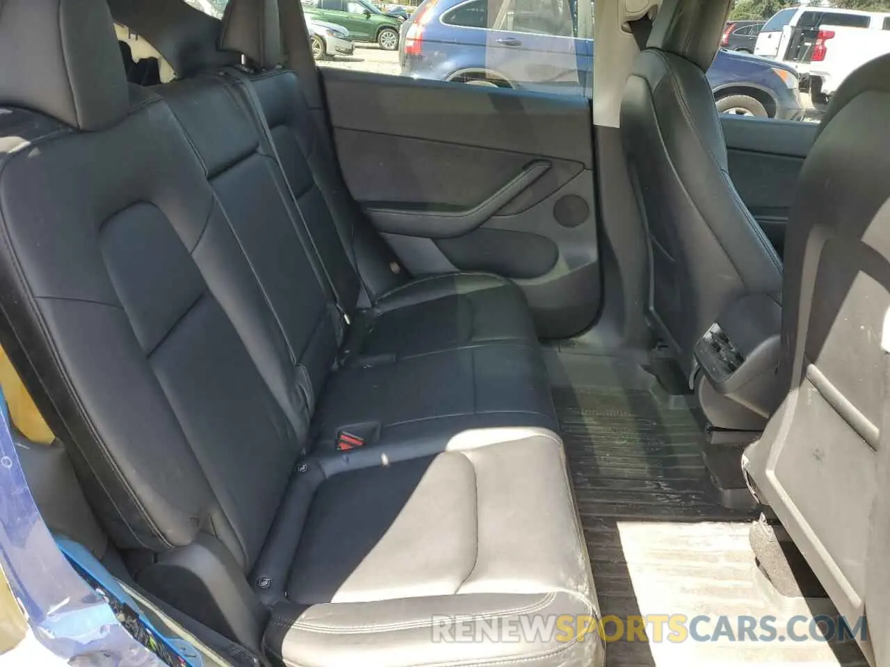 10 Photograph of a damaged car 7SAYGDEF9NF340987 TESLA MODEL Y 2022