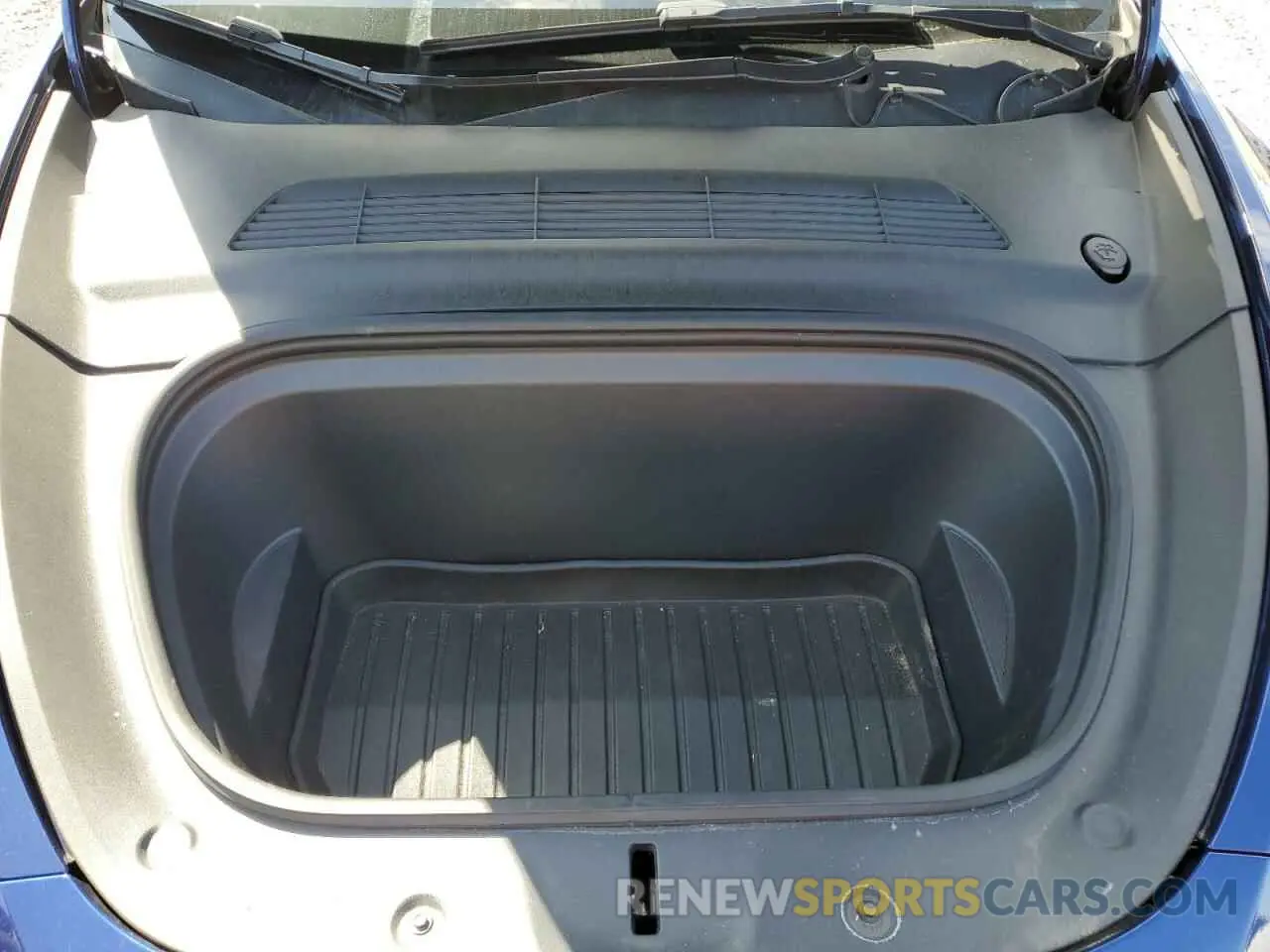 11 Photograph of a damaged car 7SAYGDEF9NF340987 TESLA MODEL Y 2022