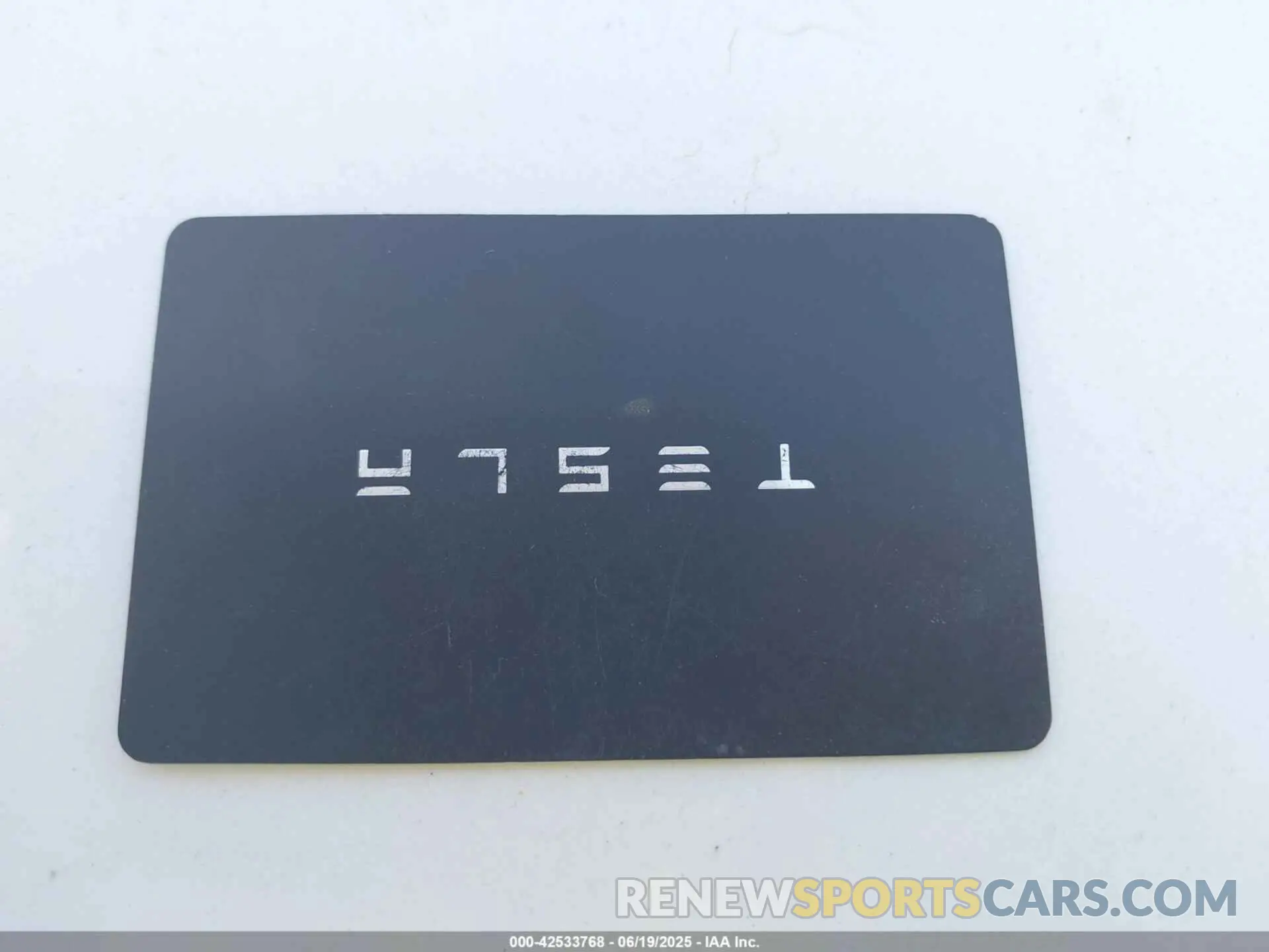11 Photograph of a damaged car 7SAYGDEF9NF351990 TESLA MODEL Y 2022