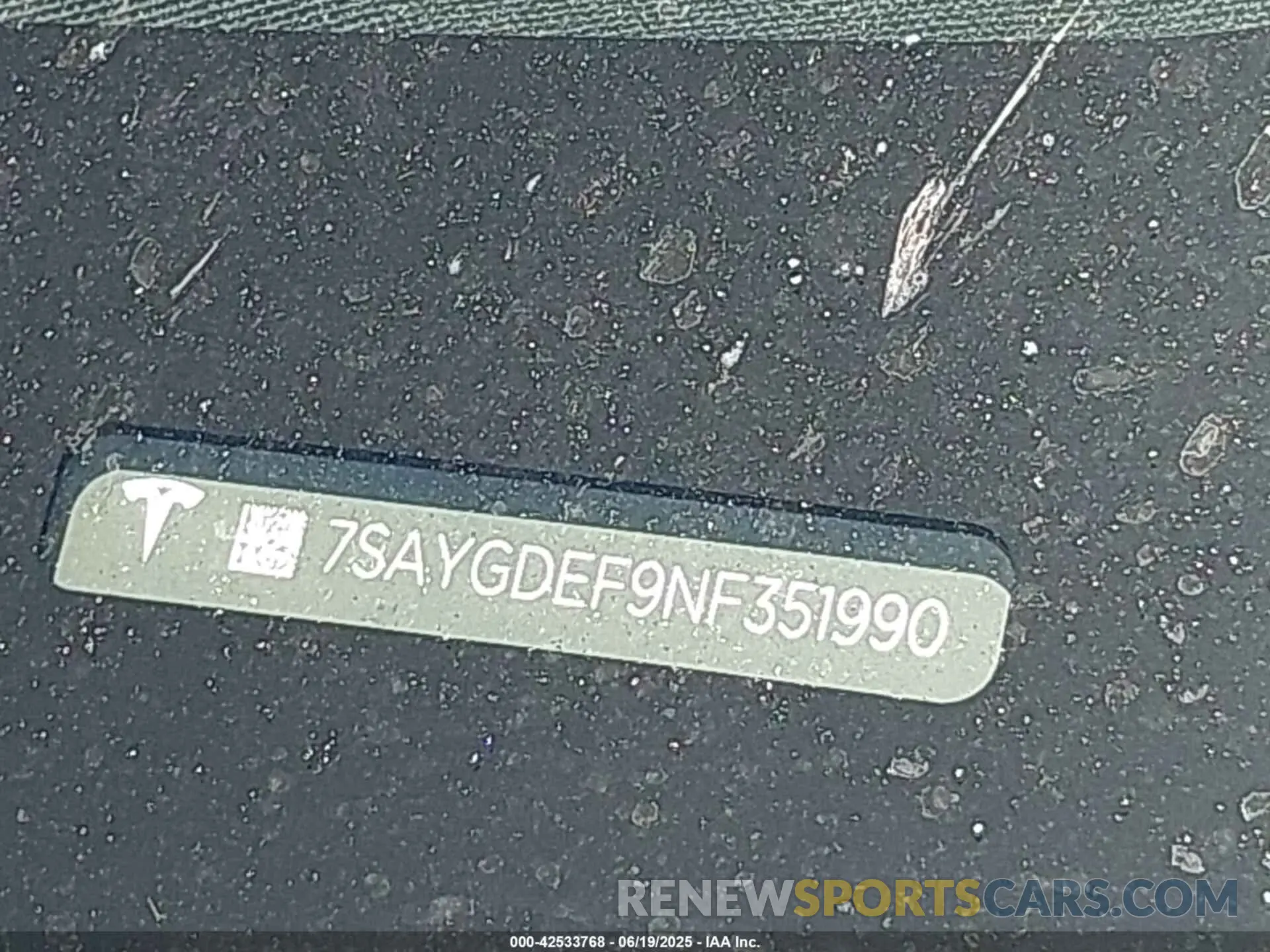 9 Photograph of a damaged car 7SAYGDEF9NF351990 TESLA MODEL Y 2022