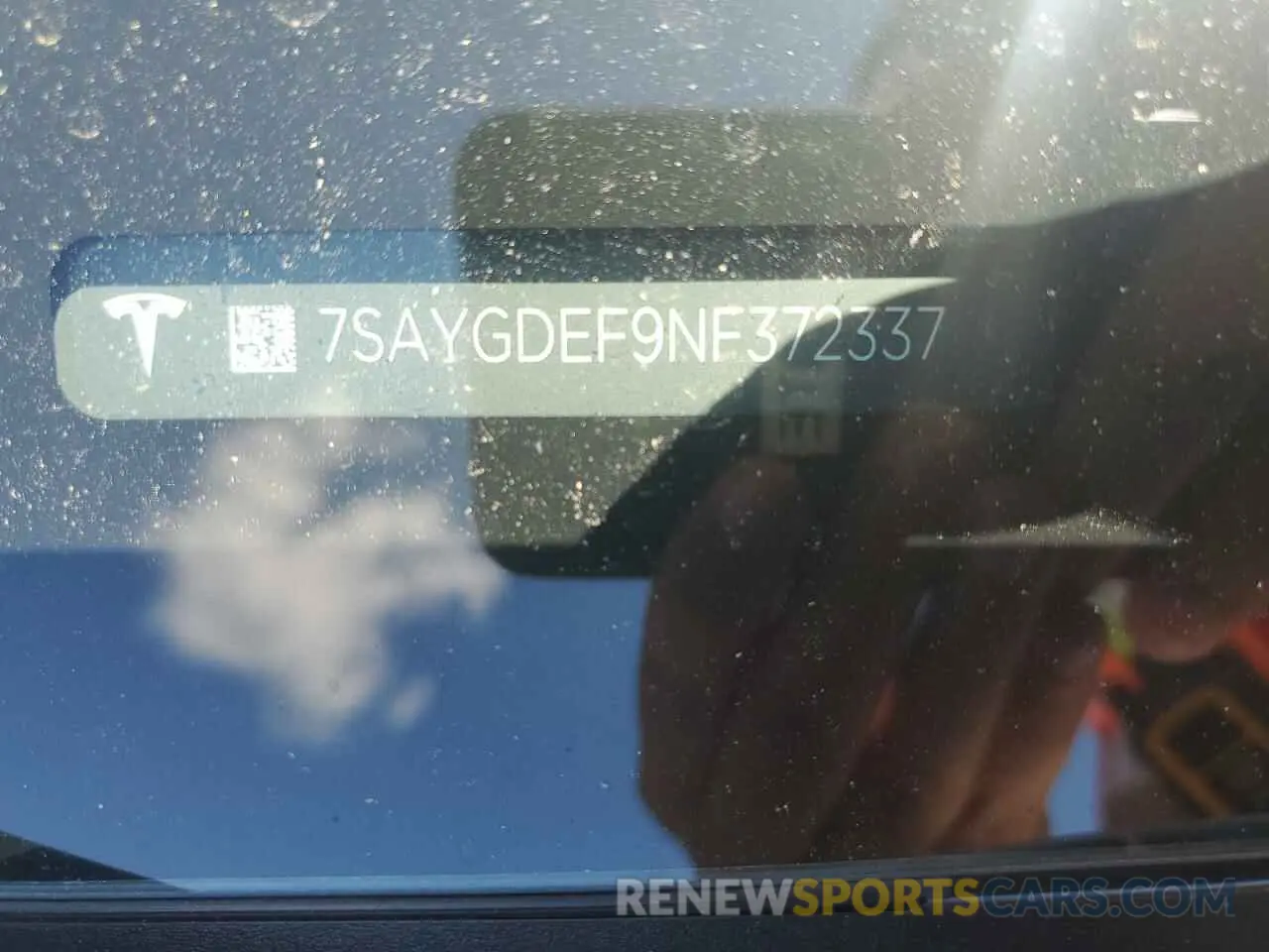 12 Photograph of a damaged car 7SAYGDEF9NF372337 TESLA MODEL Y 2022