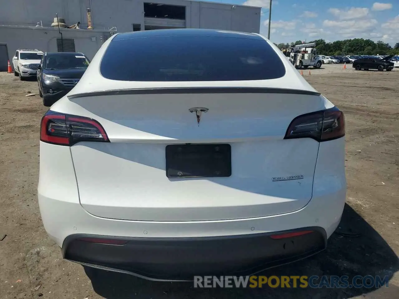6 Photograph of a damaged car 7SAYGDEF9NF372337 TESLA MODEL Y 2022