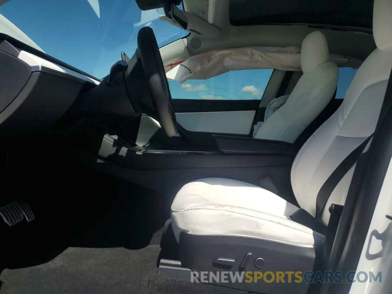7 Photograph of a damaged car 7SAYGDEF9NF372337 TESLA MODEL Y 2022
