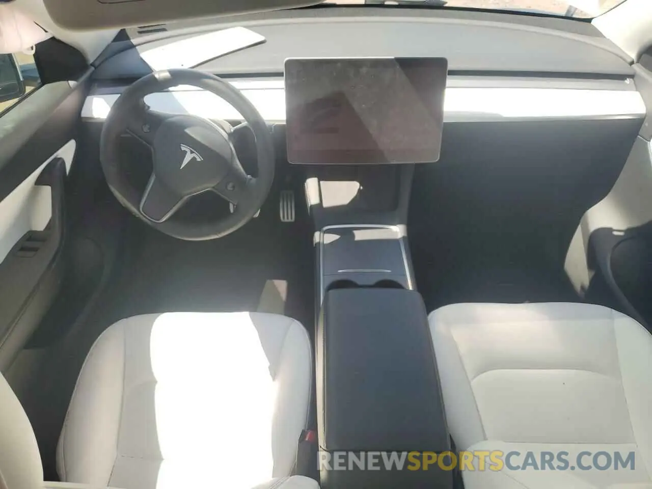 8 Photograph of a damaged car 7SAYGDEF9NF372337 TESLA MODEL Y 2022