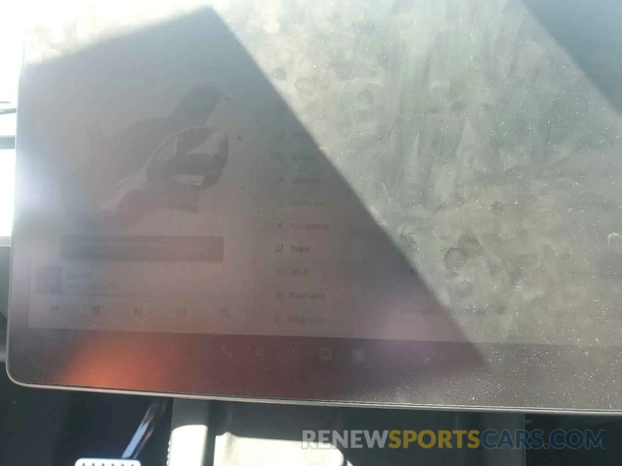 9 Photograph of a damaged car 7SAYGDEF9NF372337 TESLA MODEL Y 2022