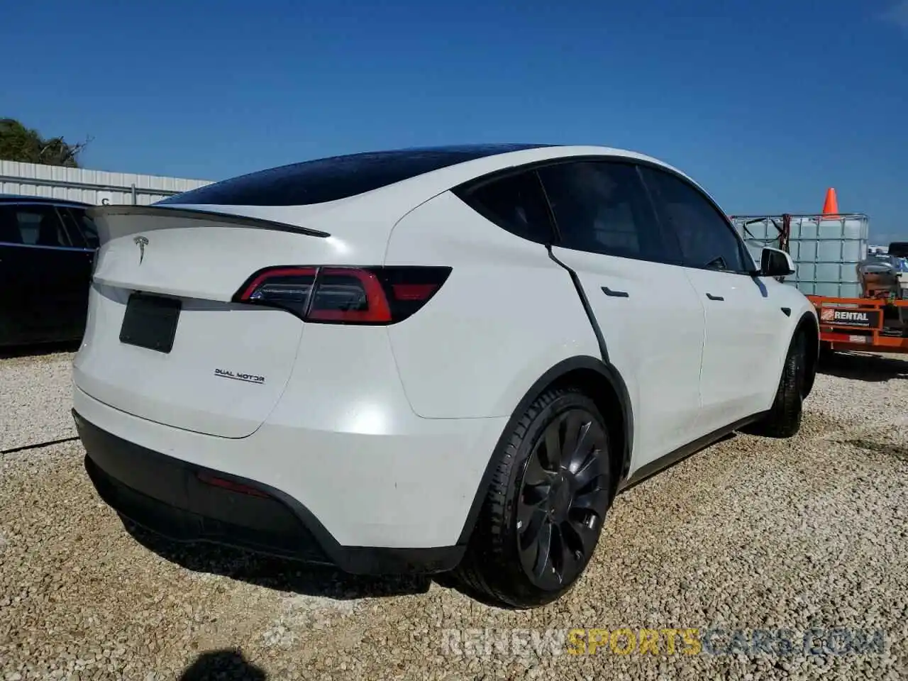 4 Photograph of a damaged car 7SAYGDEF9NF372760 TESLA MODEL Y 2022