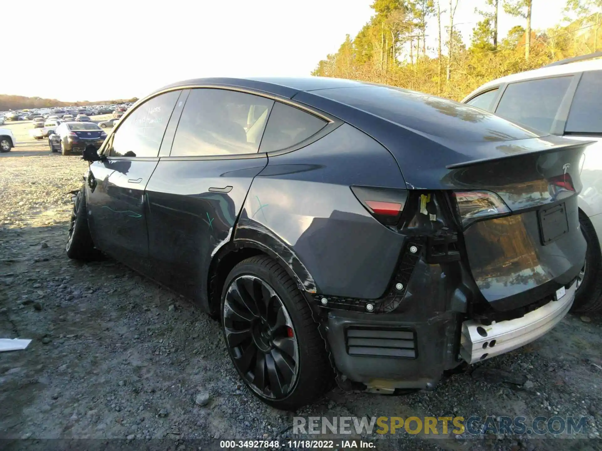 3 Photograph of a damaged car 7SAYGDEF9NF377120 TESLA MODEL Y 2022