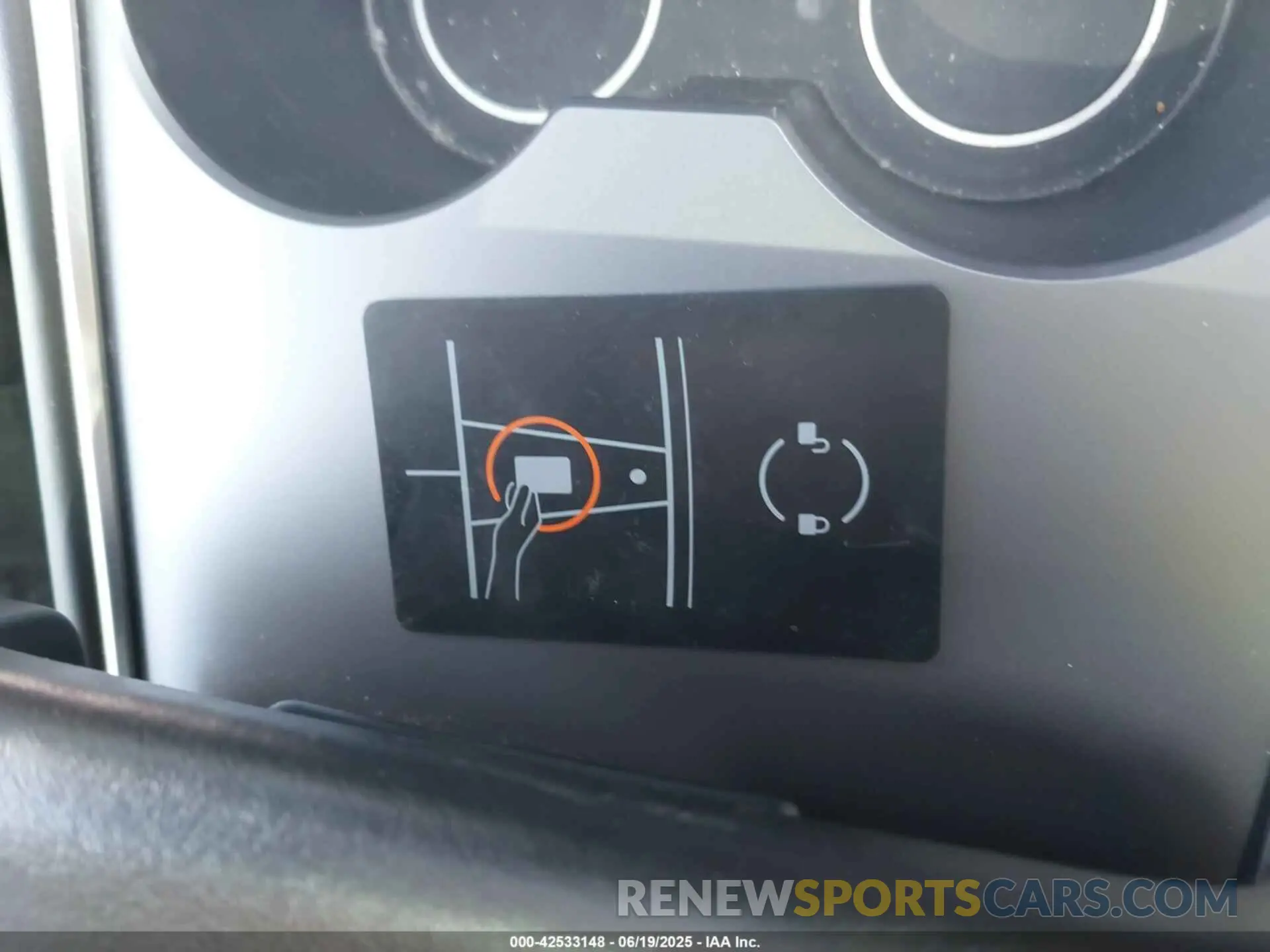 11 Photograph of a damaged car 7SAYGDEF9NF399019 TESLA MODEL Y 2022