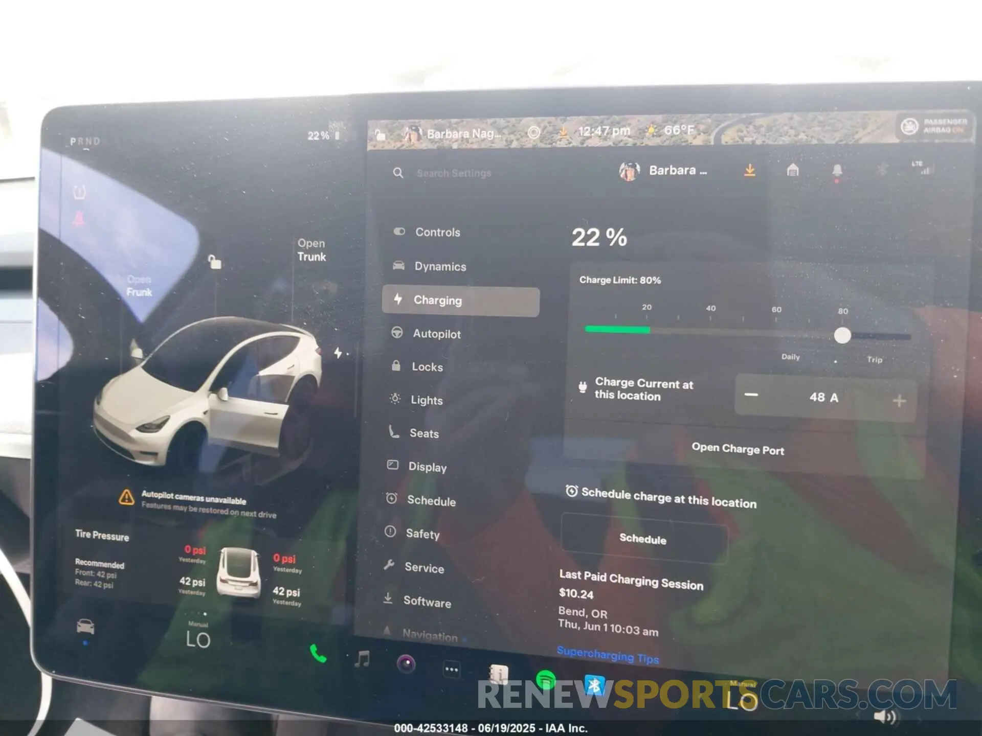 17 Photograph of a damaged car 7SAYGDEF9NF399019 TESLA MODEL Y 2022