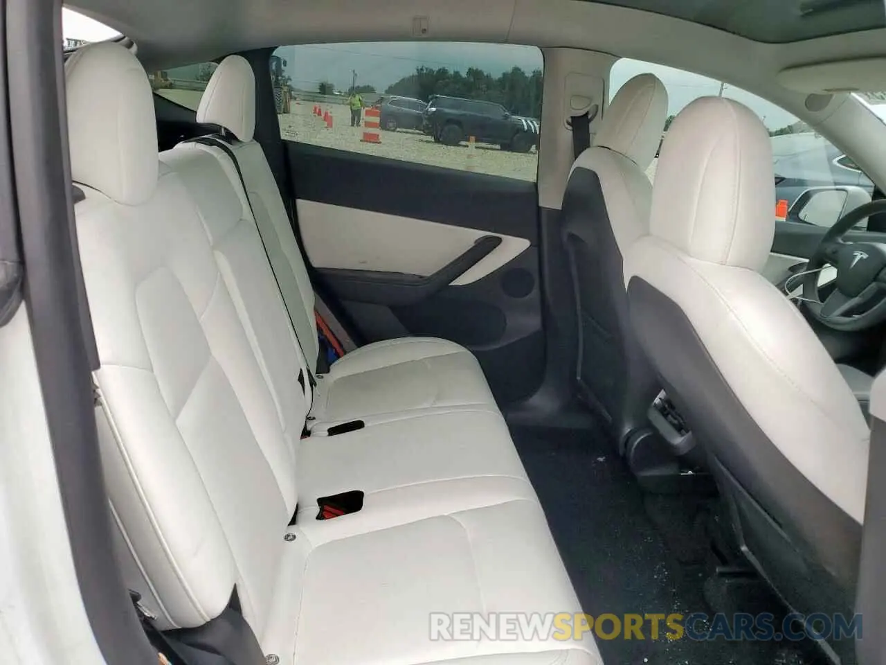 10 Photograph of a damaged car 7SAYGDEF9NF399909 TESLA MODEL Y 2022