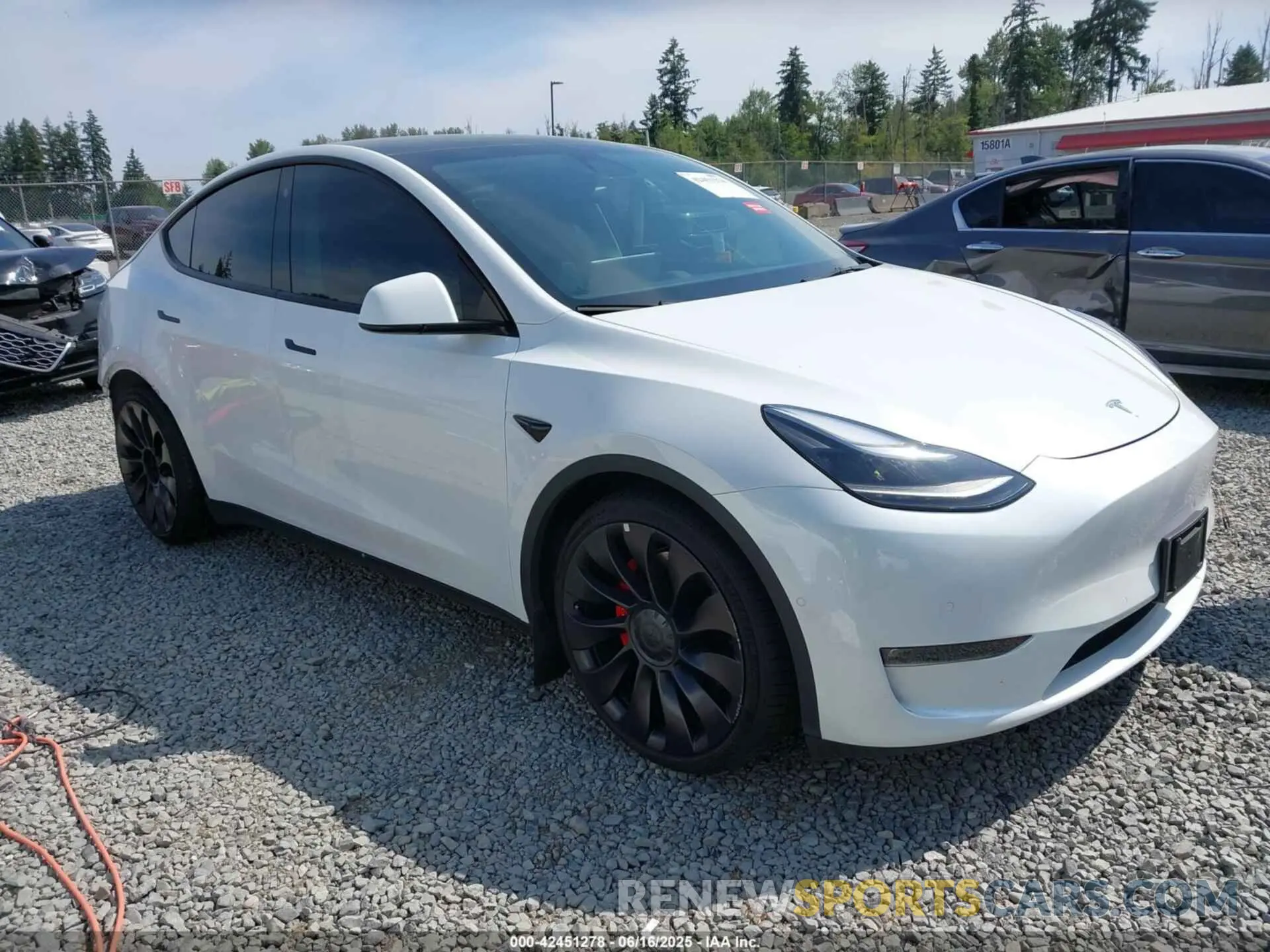 1 Photograph of a damaged car 7SAYGDEF9NF400265 TESLA MODEL Y 2022