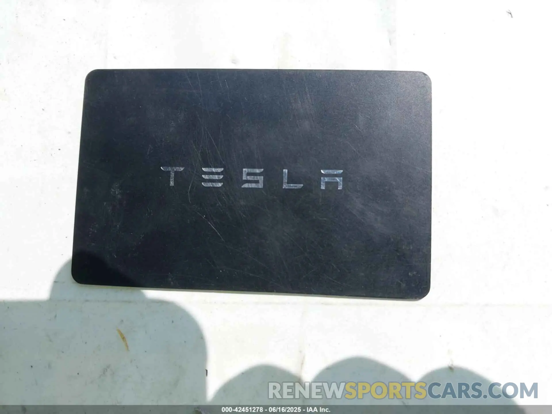 11 Photograph of a damaged car 7SAYGDEF9NF400265 TESLA MODEL Y 2022