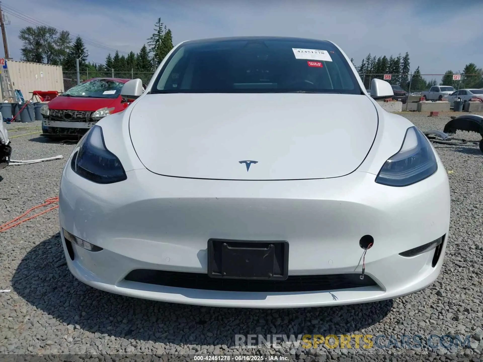 13 Photograph of a damaged car 7SAYGDEF9NF400265 TESLA MODEL Y 2022