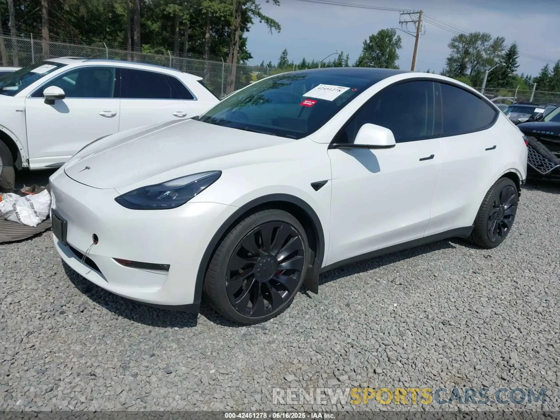 2 Photograph of a damaged car 7SAYGDEF9NF400265 TESLA MODEL Y 2022