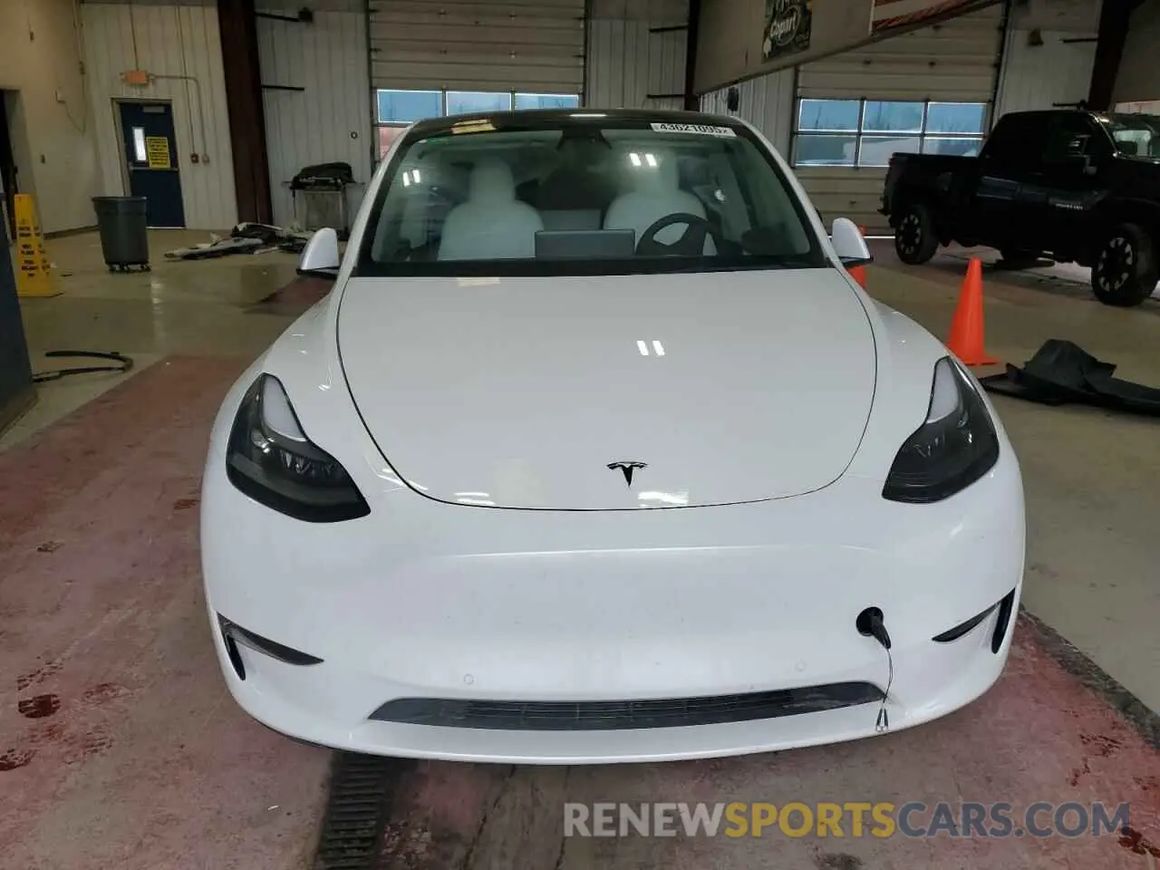 5 Photograph of a damaged car 7SAYGDEF9NF405370 TESLA MODEL Y 2022