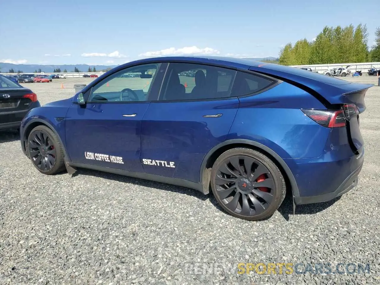 2 Photograph of a damaged car 7SAYGDEF9NF405837 TESLA MODEL Y 2022