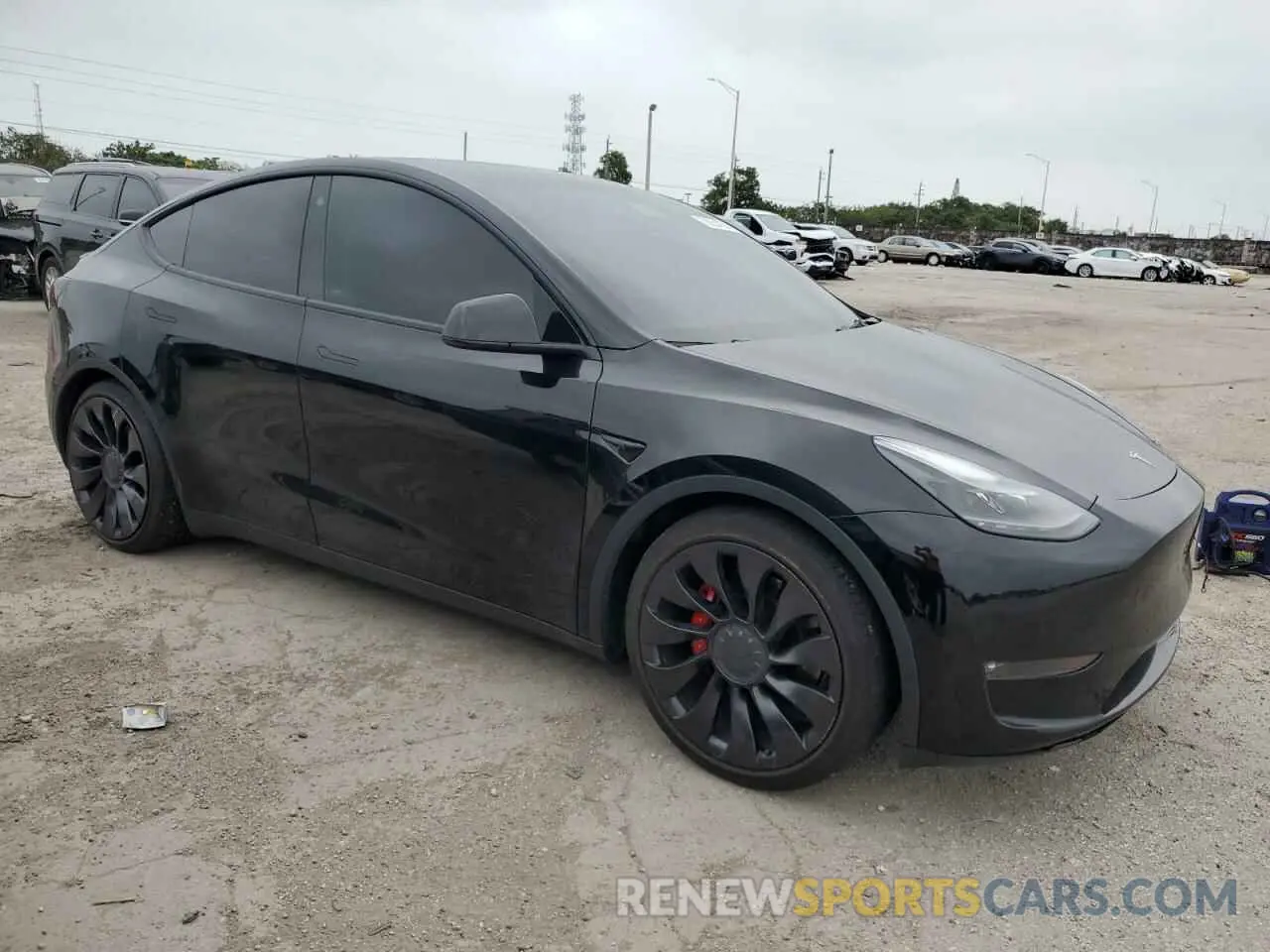 4 Photograph of a damaged car 7SAYGDEF9NF463382 TESLA MODEL Y 2022