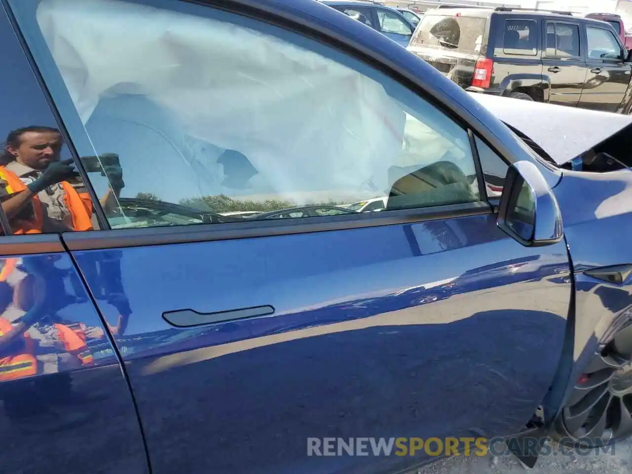 5 Photograph of a damaged car 7SAYGDEF9NF465424 TESLA MODEL Y 2022