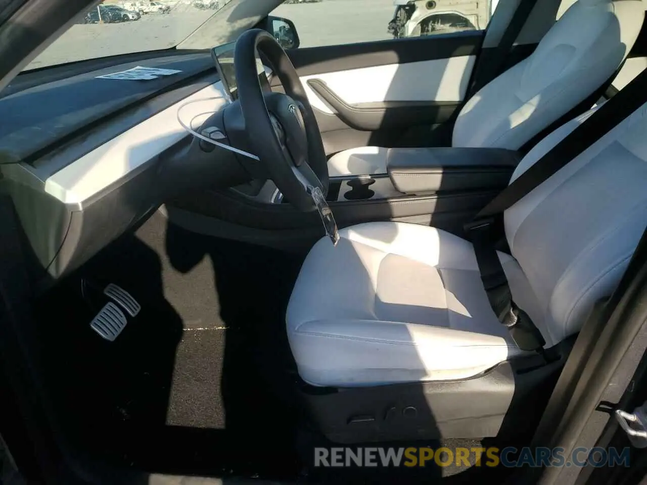 7 Photograph of a damaged car 7SAYGDEF9NF466251 TESLA MODEL Y 2022