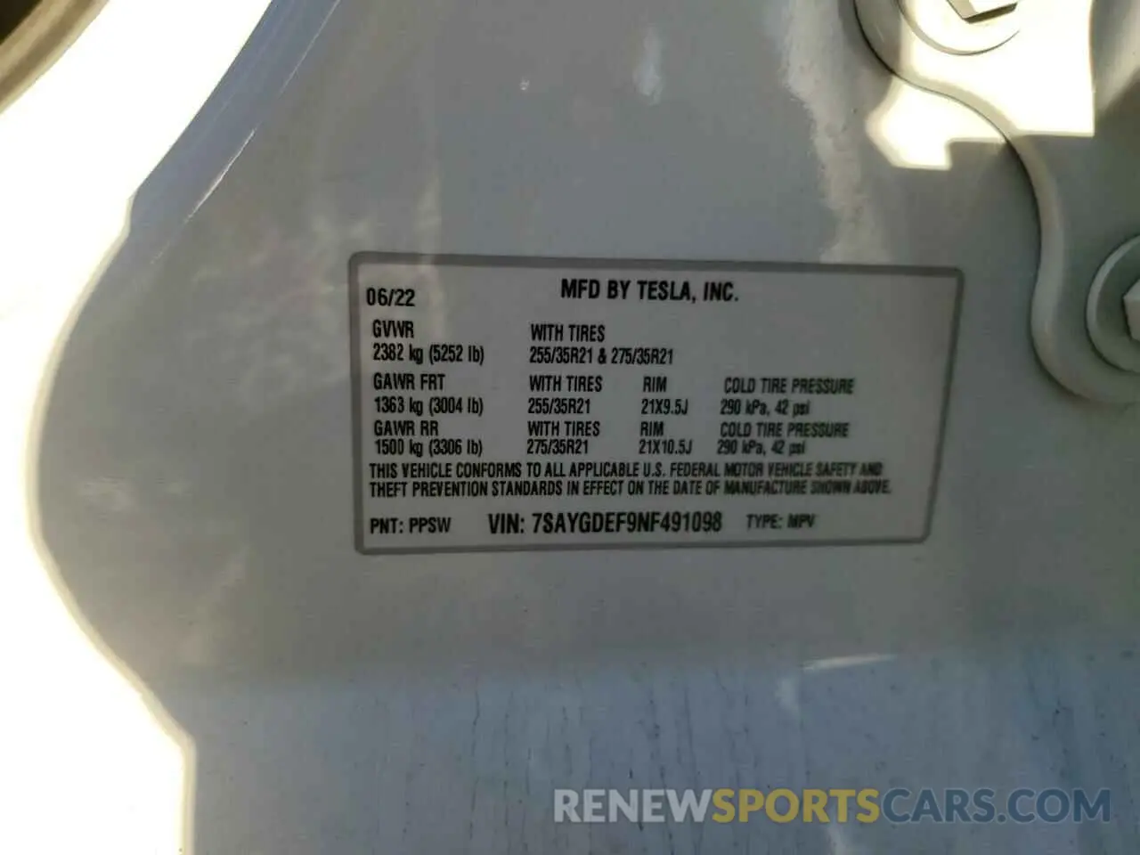 13 Photograph of a damaged car 7SAYGDEF9NF491098 TESLA MODEL Y 2022