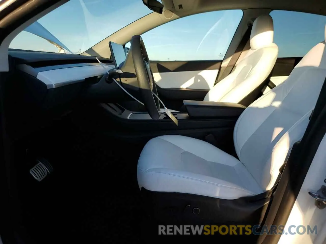 7 Photograph of a damaged car 7SAYGDEF9NF491098 TESLA MODEL Y 2022
