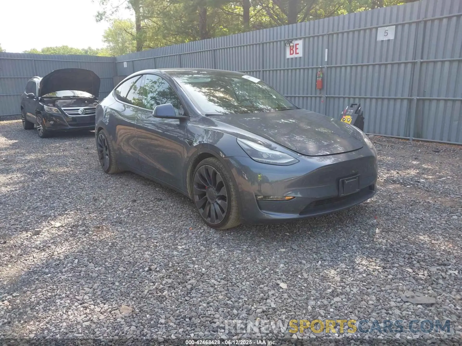 1 Photograph of a damaged car 7SAYGDEF9NF506523 TESLA MODEL Y 2022
