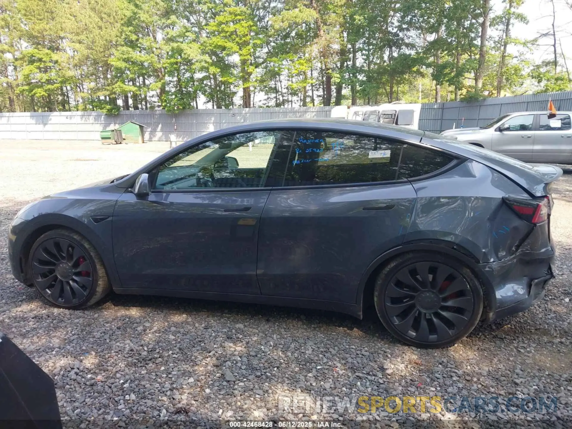 14 Photograph of a damaged car 7SAYGDEF9NF506523 TESLA MODEL Y 2022