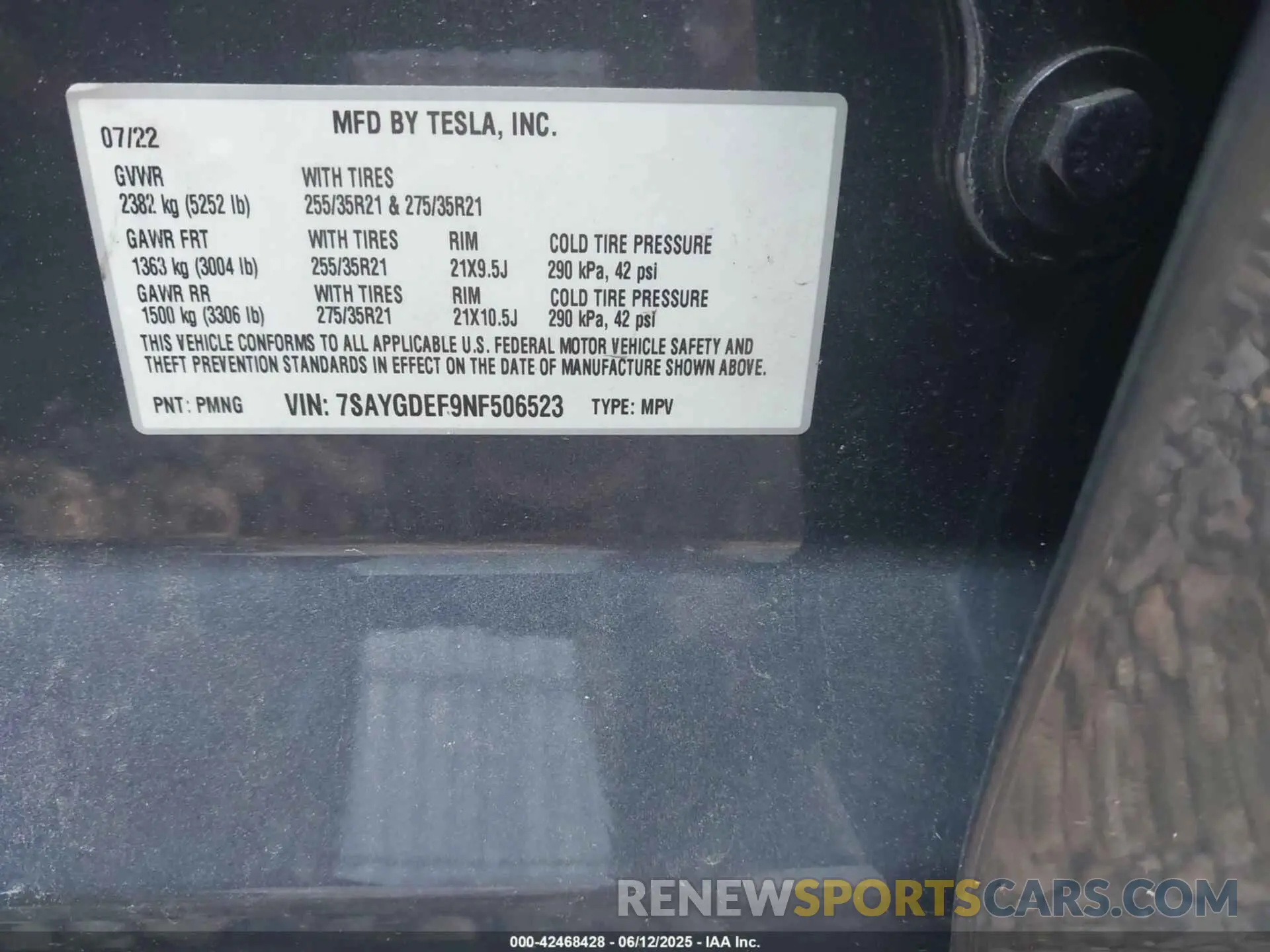 9 Photograph of a damaged car 7SAYGDEF9NF506523 TESLA MODEL Y 2022