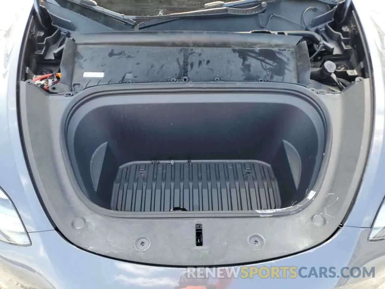 11 Photograph of a damaged car 7SAYGDEF9NF513648 TESLA MODEL Y 2022