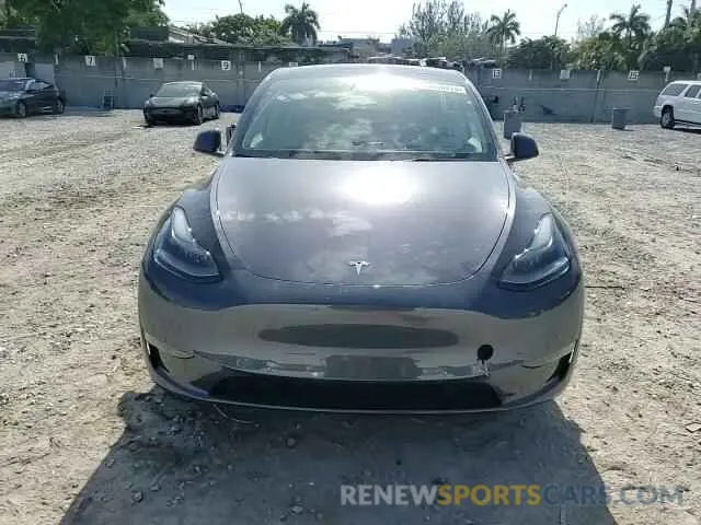 13 Photograph of a damaged car 7SAYGDEF9NF513648 TESLA MODEL Y 2022