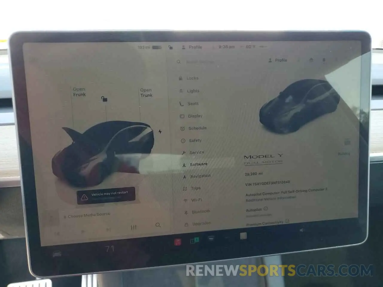 9 Photograph of a damaged car 7SAYGDEF9NF513648 TESLA MODEL Y 2022