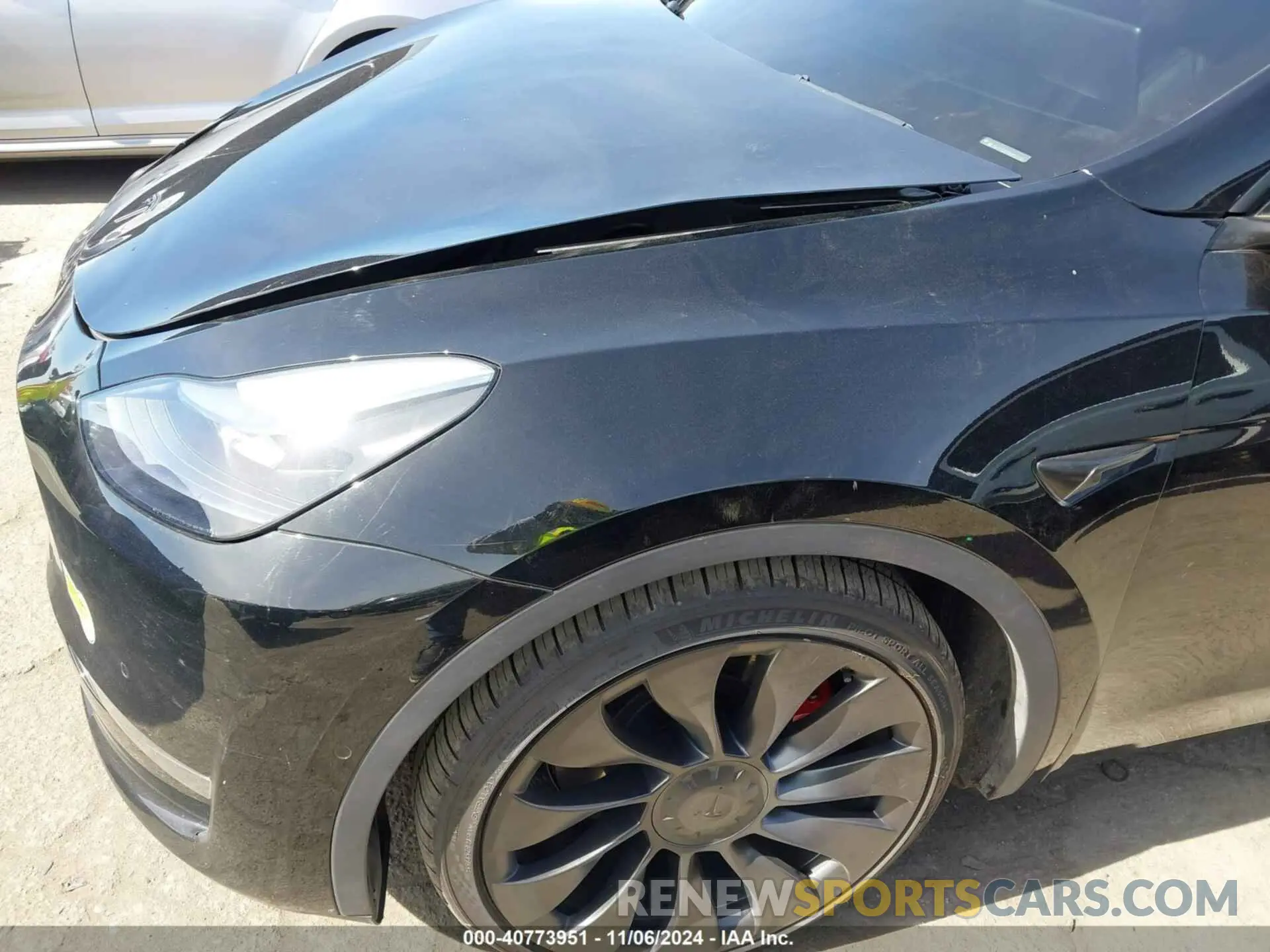 21 Photograph of a damaged car 7SAYGDEF9NF522141 TESLA MODEL Y 2022