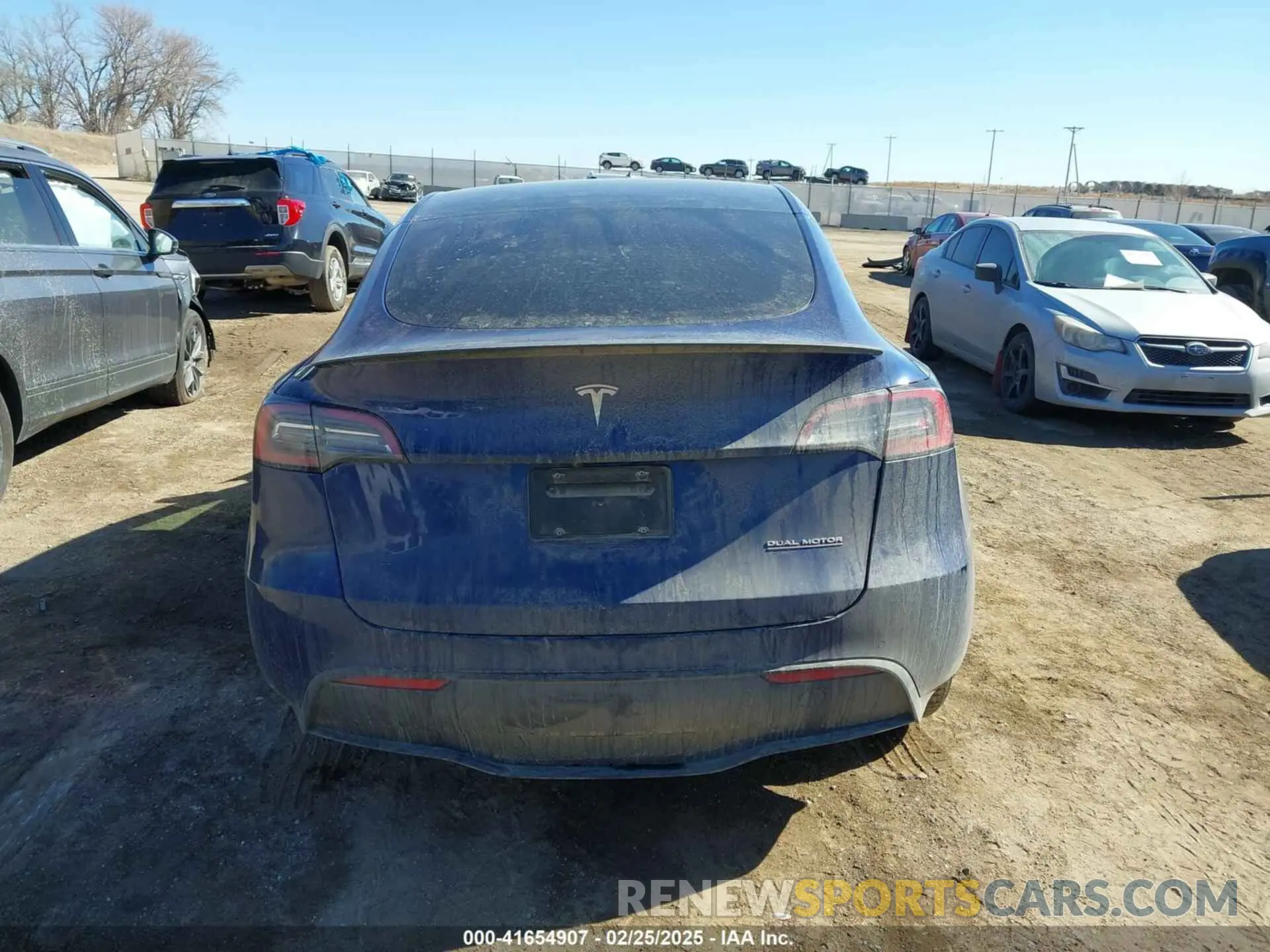 16 Photograph of a damaged car 7SAYGDEF9NF523452 TESLA MODEL Y 2022