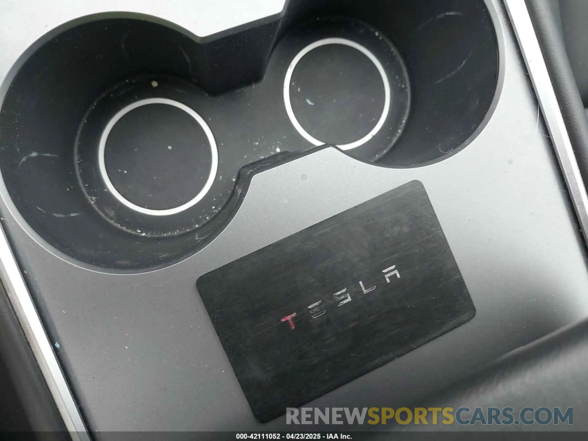 11 Photograph of a damaged car 7SAYGDEF9NF554653 TESLA MODEL Y 2022