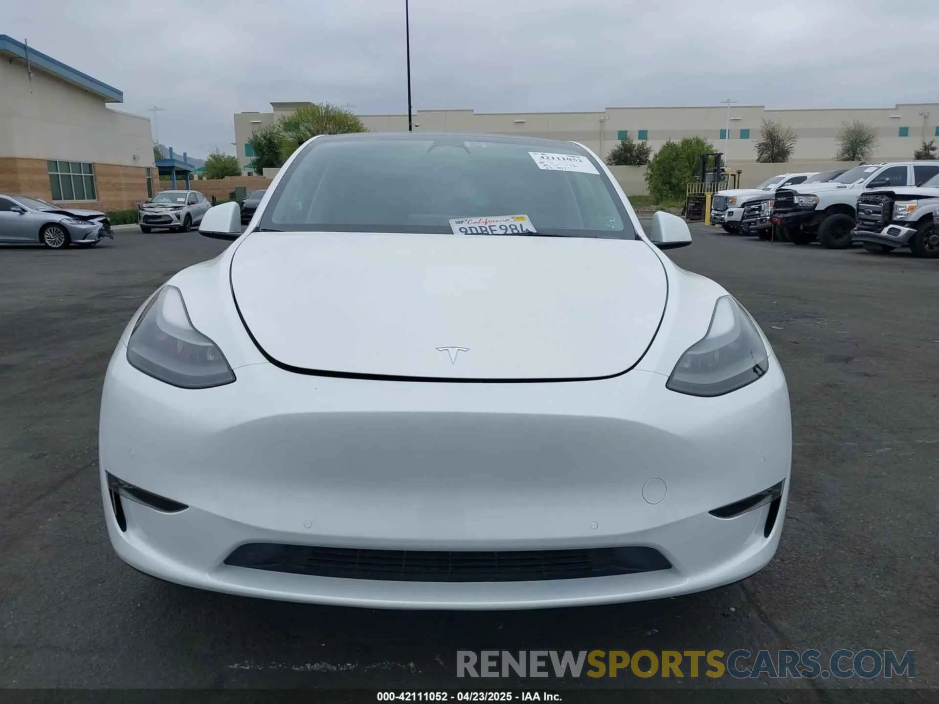 12 Photograph of a damaged car 7SAYGDEF9NF554653 TESLA MODEL Y 2022