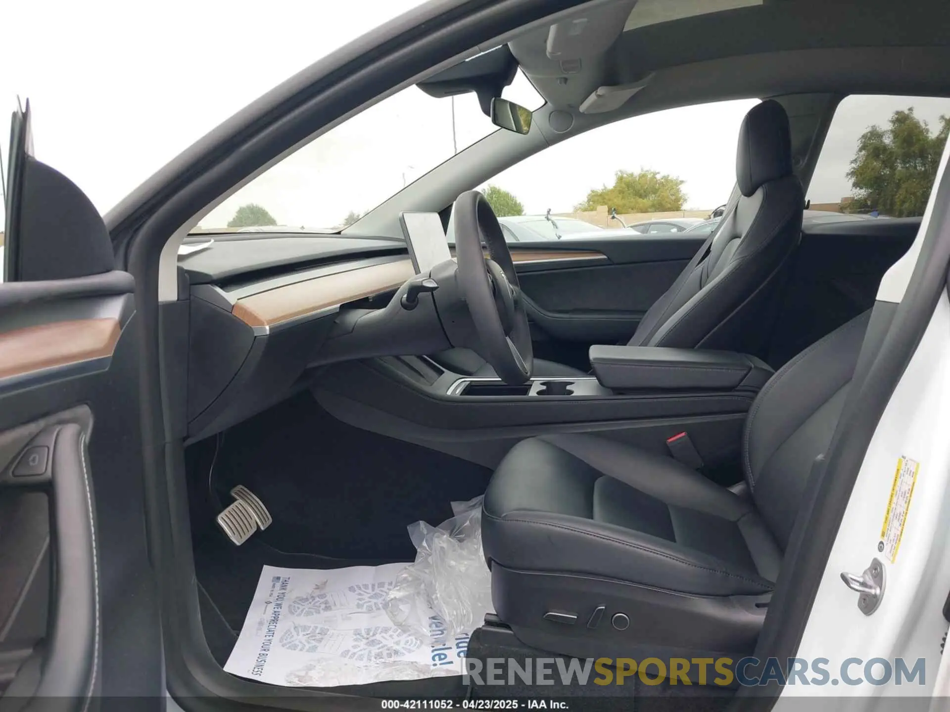 5 Photograph of a damaged car 7SAYGDEF9NF554653 TESLA MODEL Y 2022