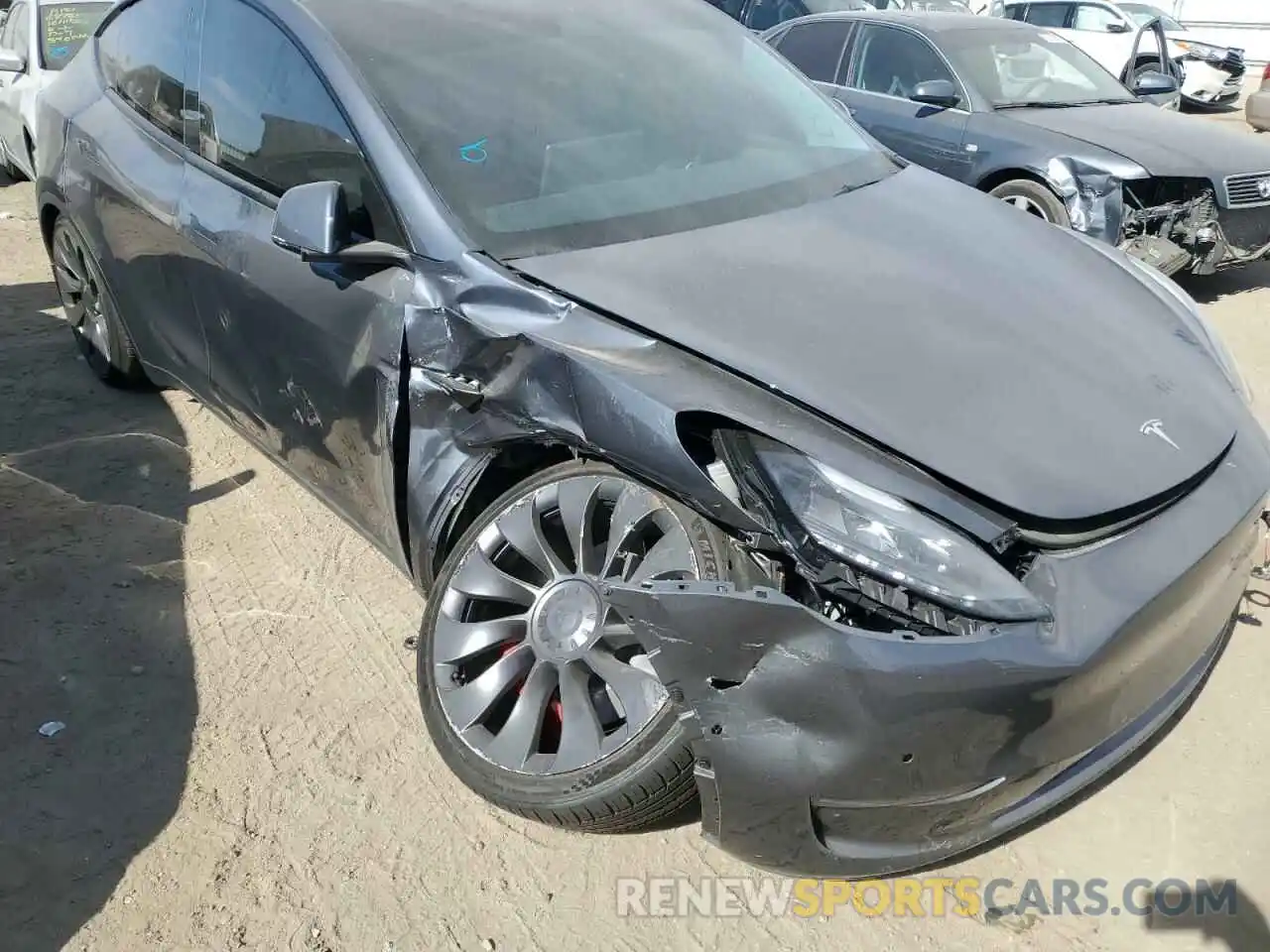 9 Photograph of a damaged car 7SAYGDEF9NF560615 TESLA MODEL Y 2022