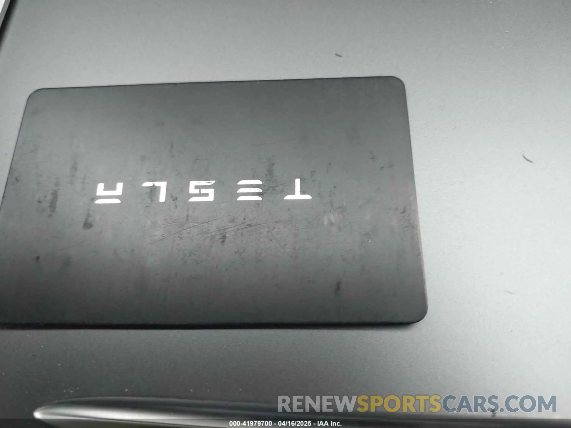 11 Photograph of a damaged car 7SAYGDEF9NF573851 TESLA MODEL Y 2022