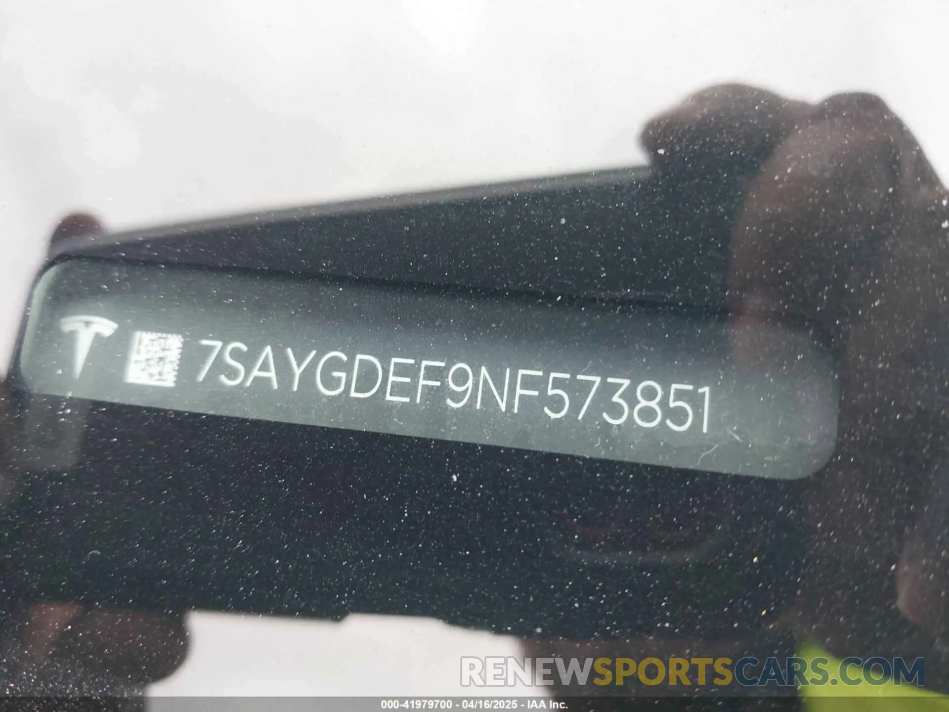 9 Photograph of a damaged car 7SAYGDEF9NF573851 TESLA MODEL Y 2022