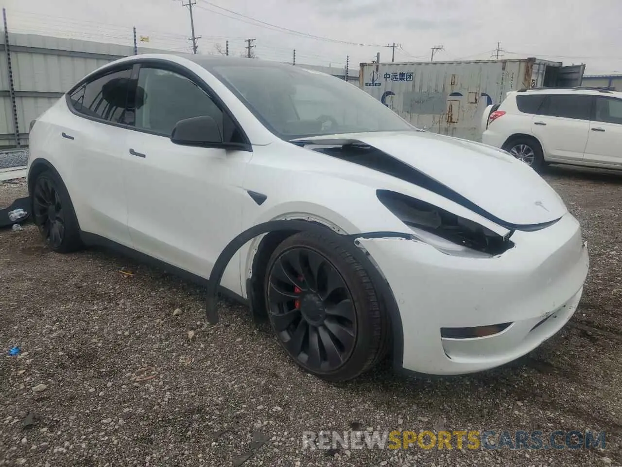 4 Photograph of a damaged car 7SAYGDEFXNF322935 TESLA MODEL Y 2022