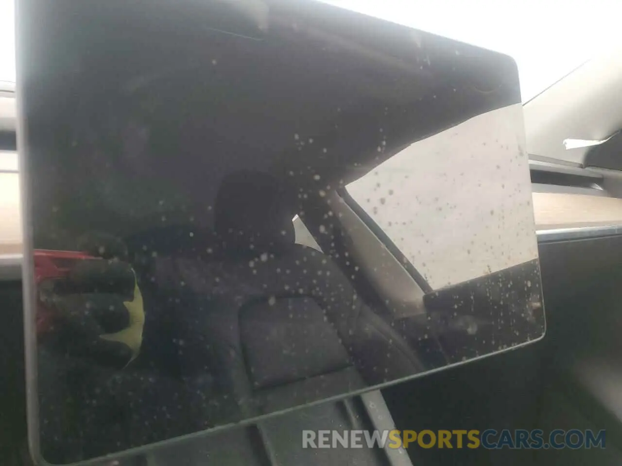 9 Photograph of a damaged car 7SAYGDEFXNF322935 TESLA MODEL Y 2022