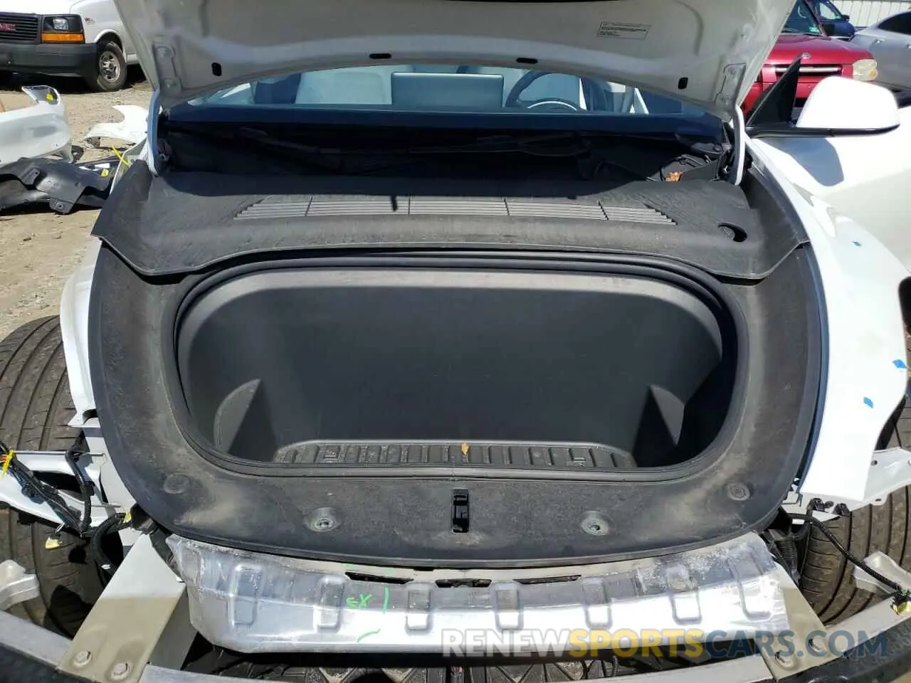 12 Photograph of a damaged car 7SAYGDEFXNF323955 TESLA MODEL Y 2022