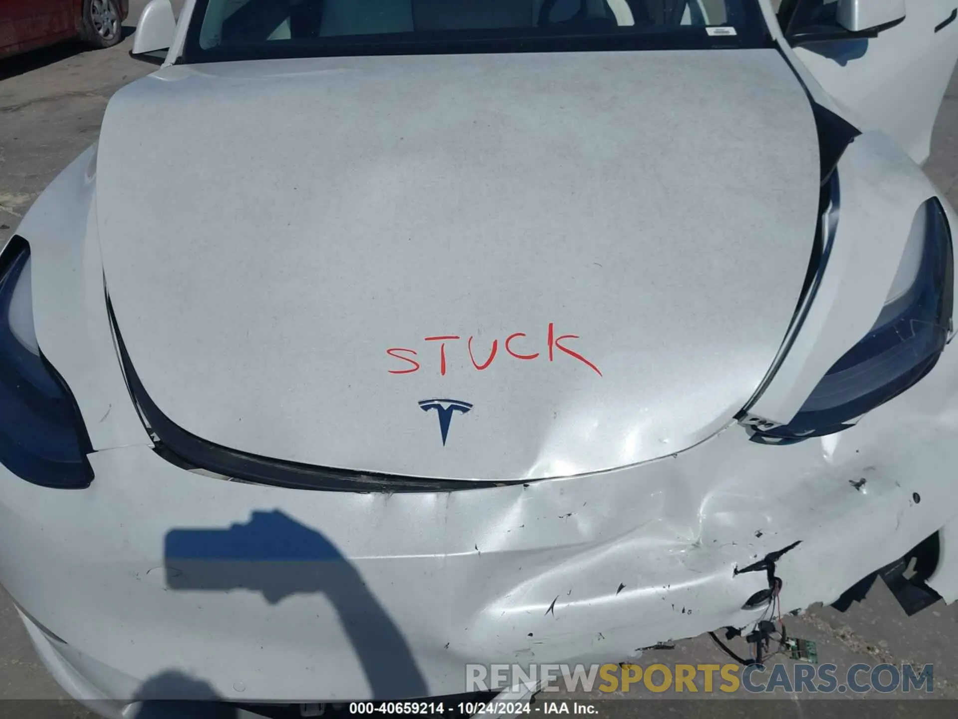 10 Photograph of a damaged car 7SAYGDEFXNF326323 TESLA MODEL Y 2022