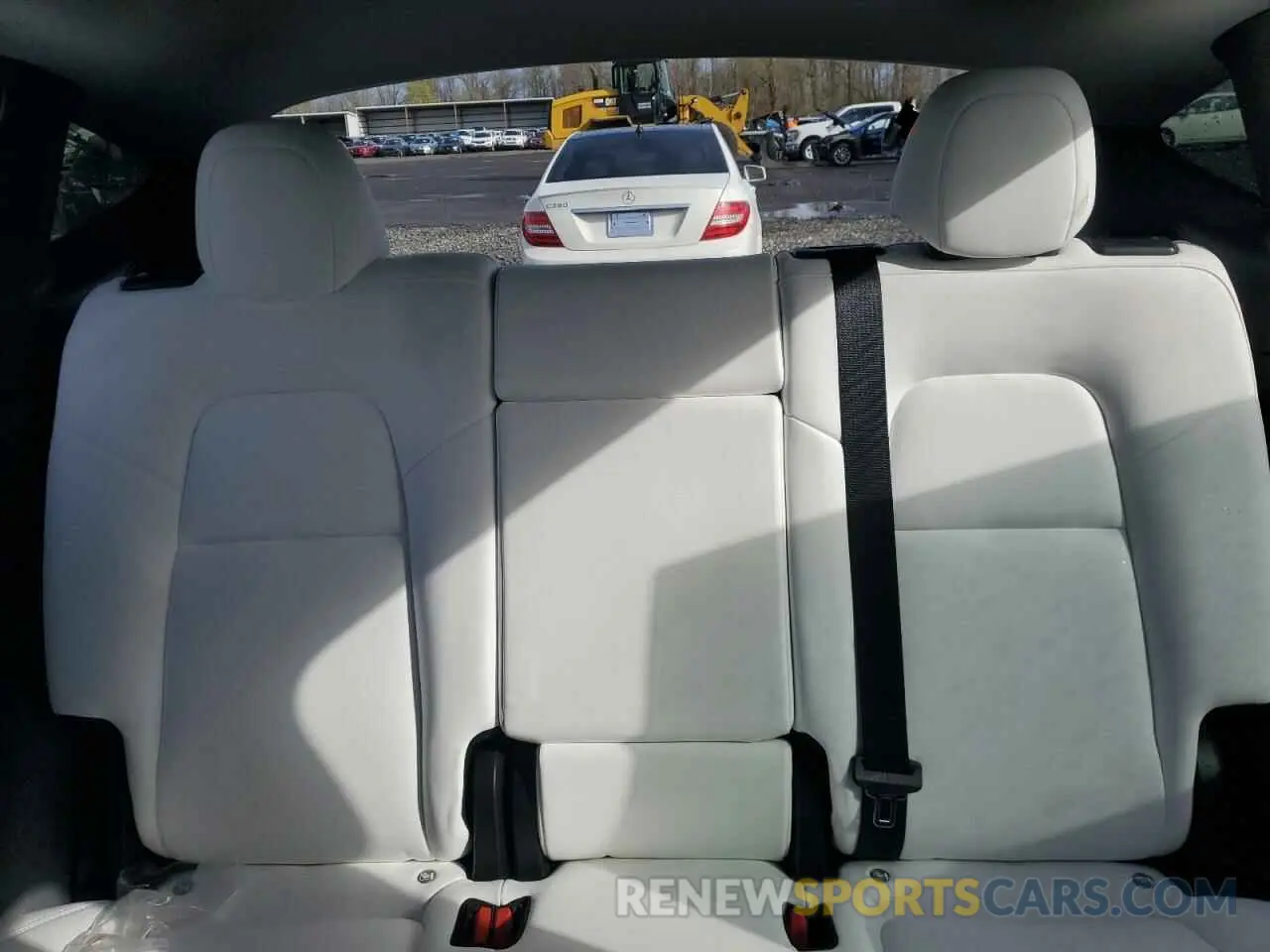 10 Photograph of a damaged car 7SAYGDEFXNF326967 TESLA MODEL Y 2022