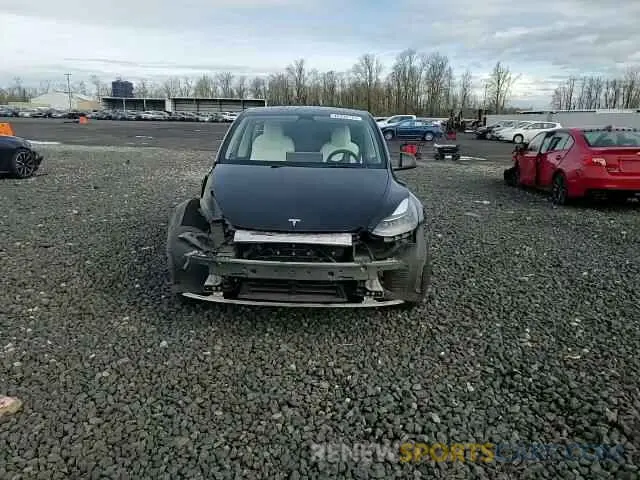 11 Photograph of a damaged car 7SAYGDEFXNF326967 TESLA MODEL Y 2022