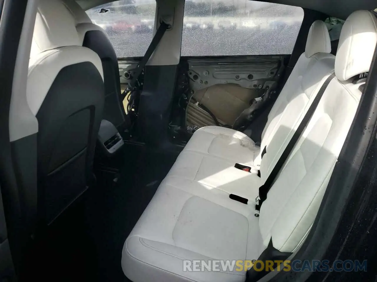 12 Photograph of a damaged car 7SAYGDEFXNF326967 TESLA MODEL Y 2022