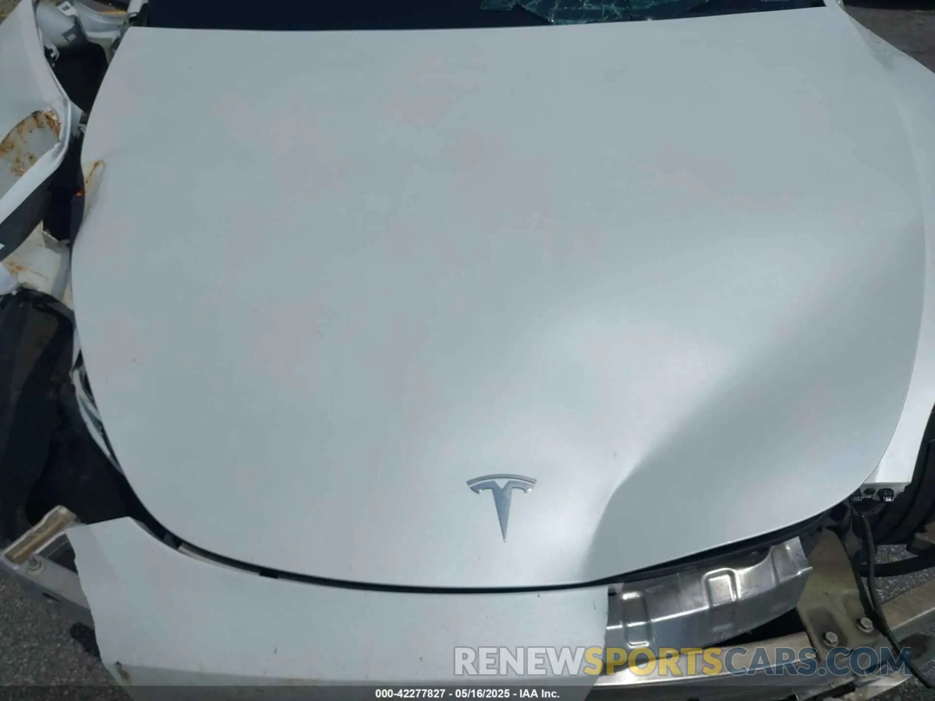 10 Photograph of a damaged car 7SAYGDEFXNF327701 TESLA MODEL Y 2022