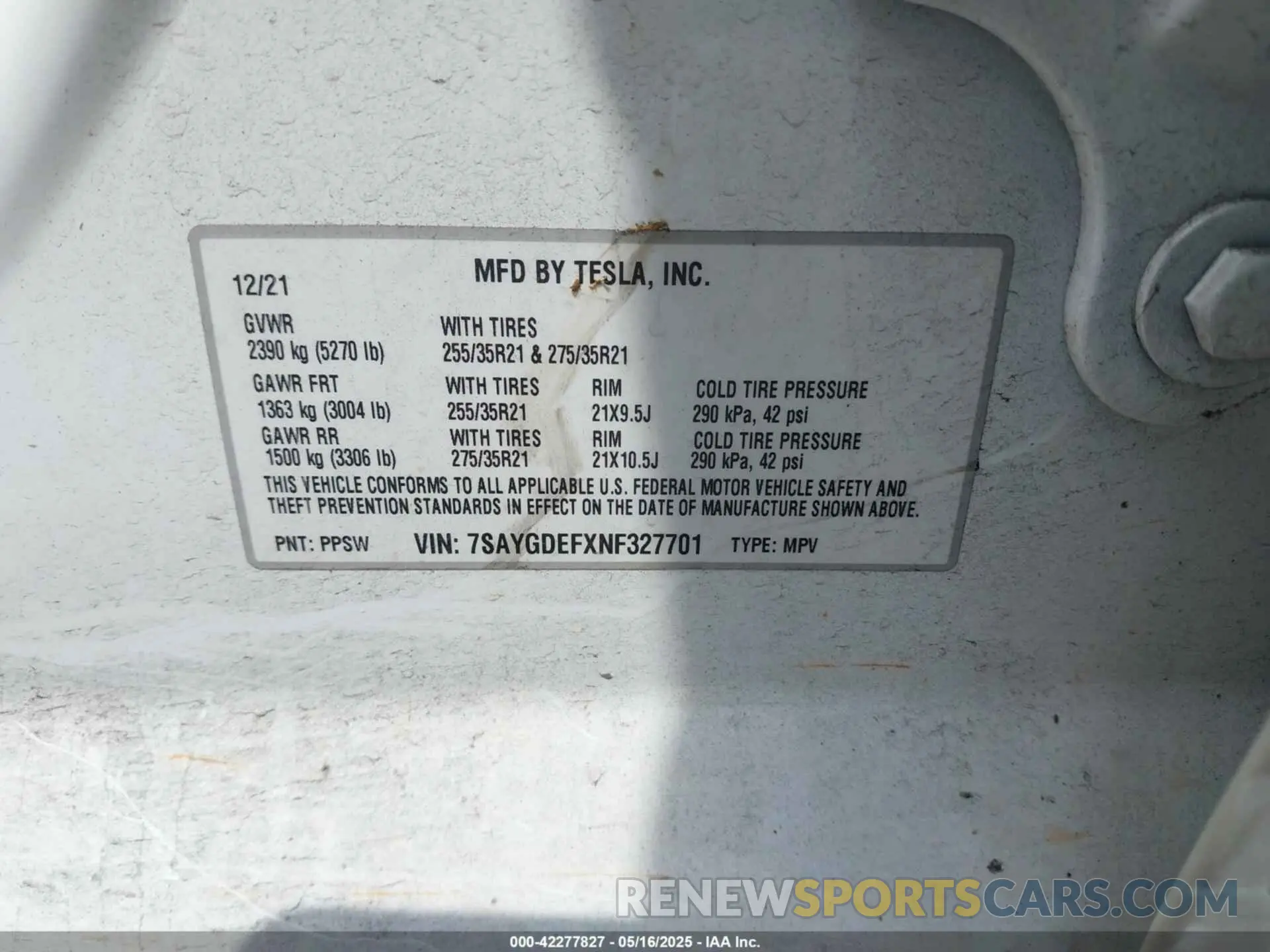 9 Photograph of a damaged car 7SAYGDEFXNF327701 TESLA MODEL Y 2022