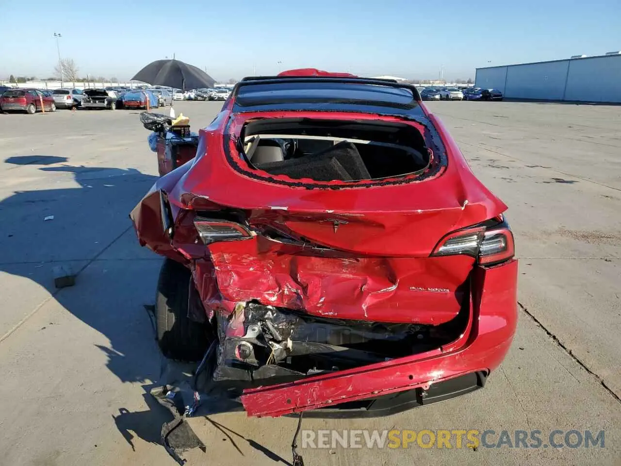 6 Photograph of a damaged car 7SAYGDEFXNF349293 TESLA MODEL Y 2022