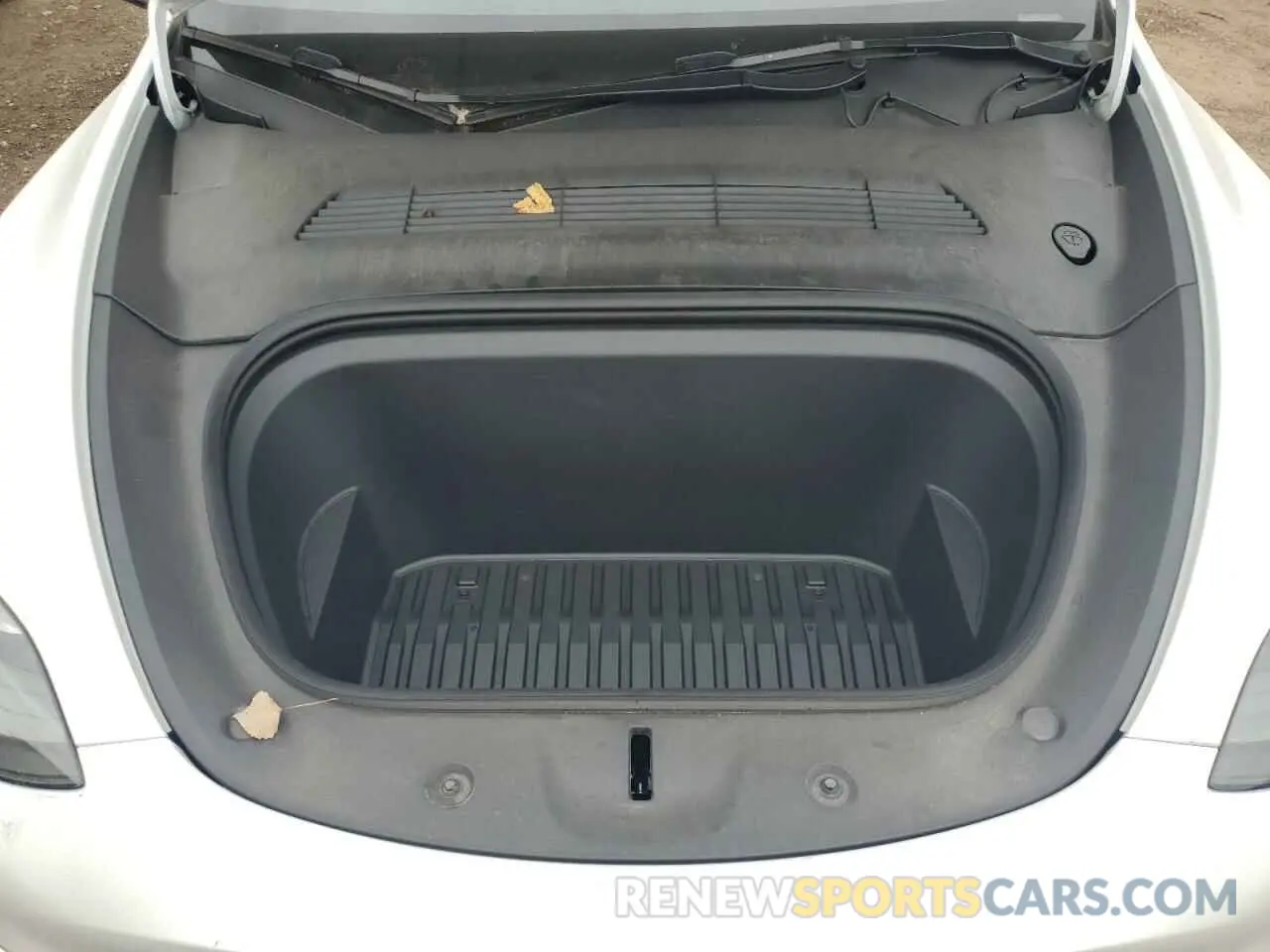 11 Photograph of a damaged car 7SAYGDEFXNF375585 TESLA MODEL Y 2022